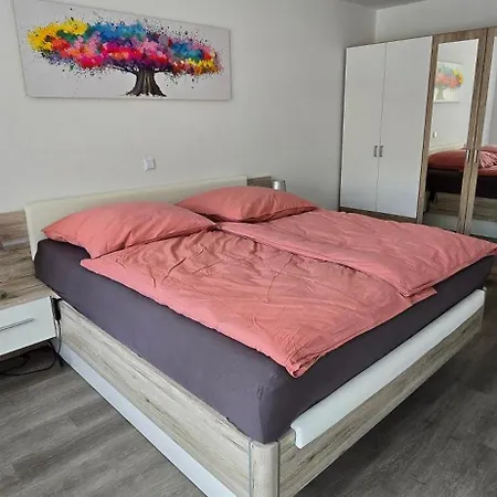 Zimmer Mit Doppelbett Und Gemeinsames Bad Apartment *